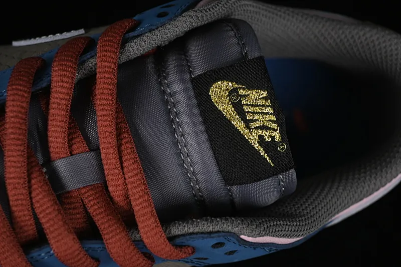 All Categories Nk SB Dunk Series Nk SB Dunk Low High-end Customized Low-top Sneakers C Version Nk Dunk Low Game Theme Black Myth Wukong Auspicious Cloud Dragon Pattern Deconstructed Retro Low-top Casual Sneakers DV2433-109